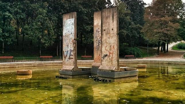 Bloques del Muro de Berlín, en el Parque Berlín de Madrid