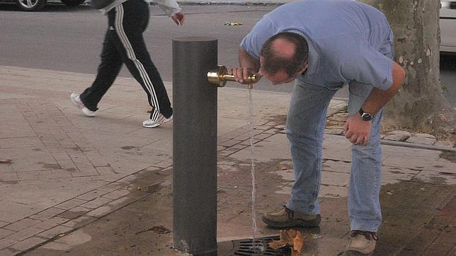 Los hogares valencianos encabezan el consumo de agua en España