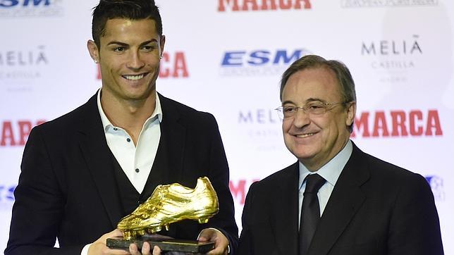 Cristiano Ronaldo recibe su tercera Bota de Oro: «Trabajo para esto»