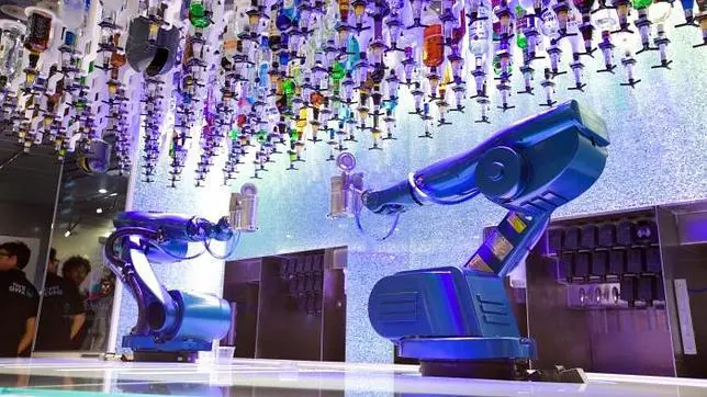 Robots preparan los cócteles en el Quantum of the seas