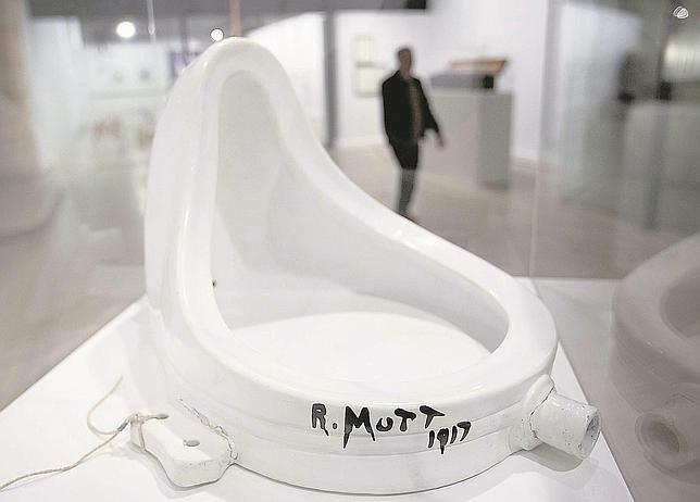 Duchamp podría haber robado la idea de su gran broma, el urinario que fundó el arte conceptual