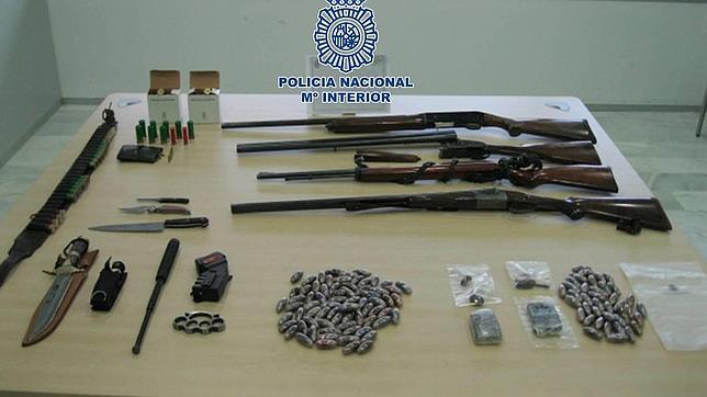 Detenida por vender droga a través de las rejas de su casa en Torreblanca