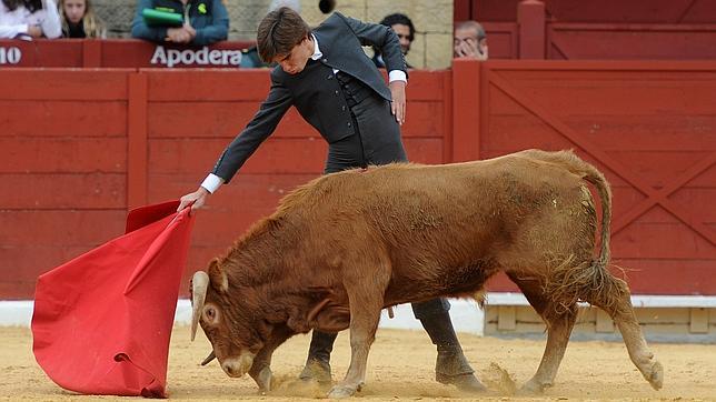 Festival del Rocío de Triana en Espartinas: ¡Atención a Carlos Llandrés!