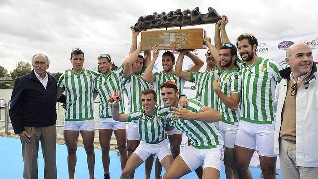 El Betis vuelve a imponerse al Sevilla en la regata por cuarto año consecutivo