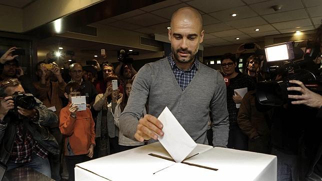 Guardiola acude a votar pero no desvela su elección