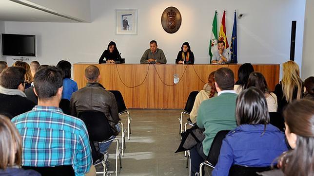 El Ayuntamiento de Tomares emplea a 76 jóvenes desempleados