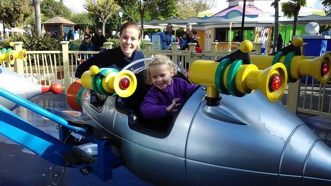 Cerca de 400 familias celebraron el Día de ABC Familia en el Parque Warner