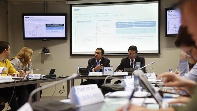 Miguel Cardoso, jefe de Economía de BBVA Research, y Fernando Alonso, director territorial de Centro