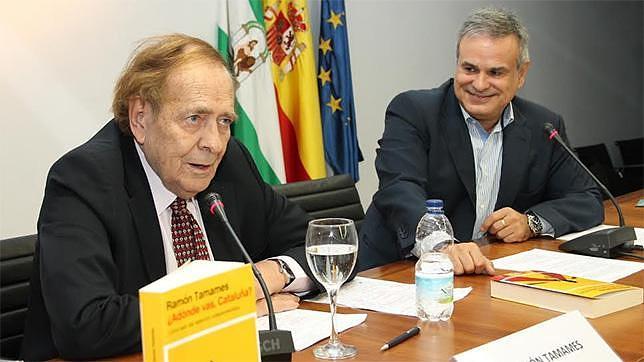 Tamames: «Hay una iniciativa para crear un comité de sabios para negociar con Cataluña»