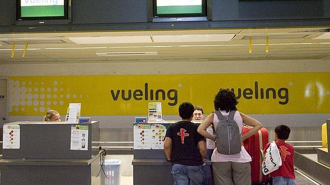 Vueling deberá pagar 3.000 euros por «abusar» de la facturación de maletas