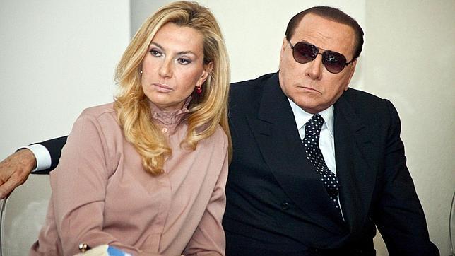 Silvio Berlusconi, hospitalizado tras agravarse una patología ocular
