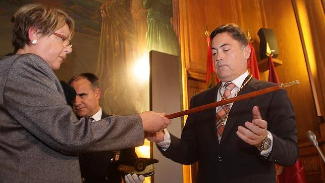 Marcos Martínez recibió el bastón de mando en mayo de este año como nuevo presidente de la Diputación de León tras el asesinato de Isabel Carrasco