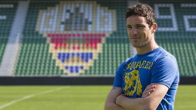 Sepulcre asegura que el capitán del Elche, Albacar, cumplirá su contrato con el club