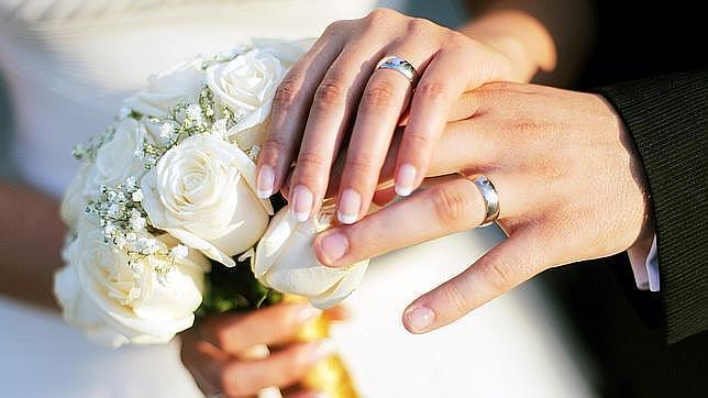 Se divorcia el día de su boda tras ver la cara de su mujer