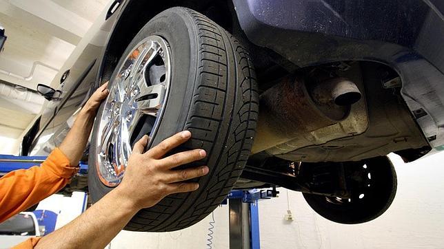 Los neumáticos de segunda mano son una inversión por lo menos dudosa: carecen de controles de calidad y ofrecen un dibujo cercano al límite legal.
