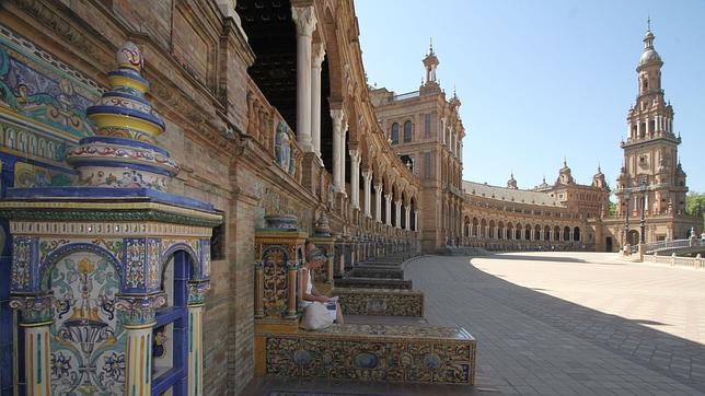 La Plaza de España es uno de los monumentos más visitados por los turistas de todo el mundo