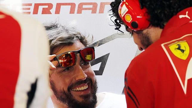 Fernando Alonso, en el garaje de Ferrari