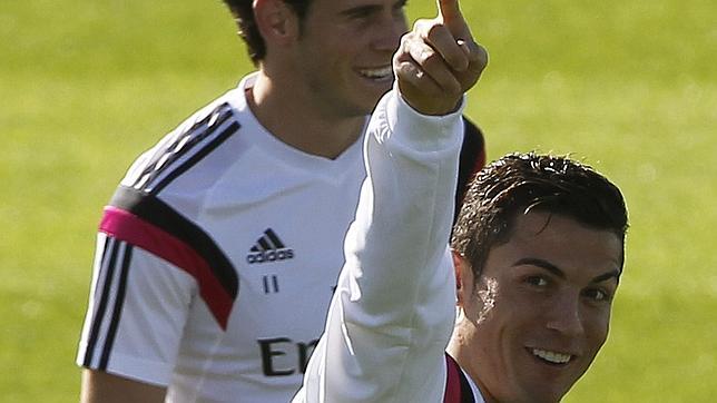 Xabi elogia a Cristiano en Inglaterra y a Neuer en Alemania