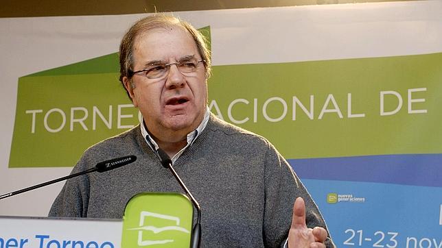 Herrera se incluye entre los que llevan «excesivo» tiempo en política