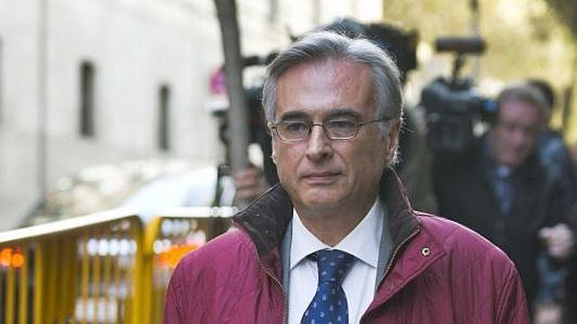 El exalcalde de Toledo afirma que en su vida ha cobrado «comisión alguna»