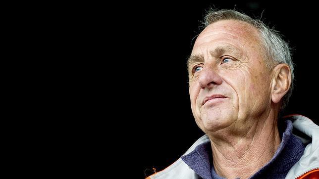 Cruyff: «Puede que internamente haya algo con Messi que no sepamos»