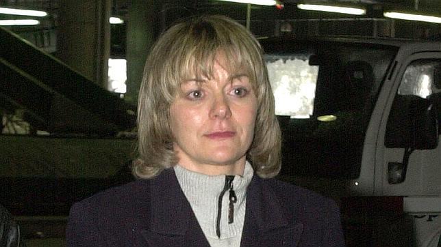 Carmen Guisasola en una imagen de 2001, en el momento de su extradición a España desde Francia