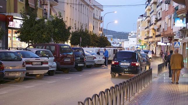 El Ayuntamiento recula y estudia ahora ampliar la zona azul