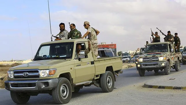Los yihadistas ejecutan y flagelan en público en la ciudad libia de Derna