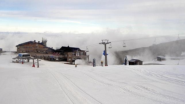 Sierra Nevada inaugura la temporada de esquí