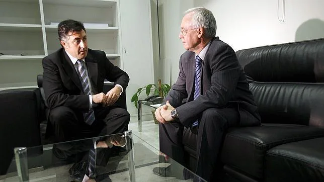 Joseba Azkarraga con el líder de ERC Joan Puigcercós, en una imagen de archivo