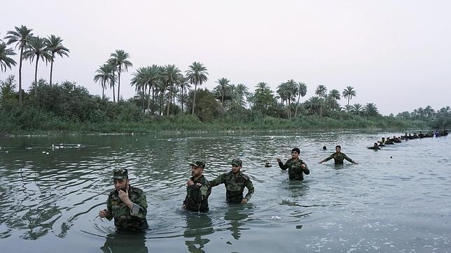 Irak revela que ha pagado sueldos a 50.000 «soldados fantasma»