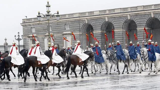 Cambio de guardia en el Palacio Real de Madrid
