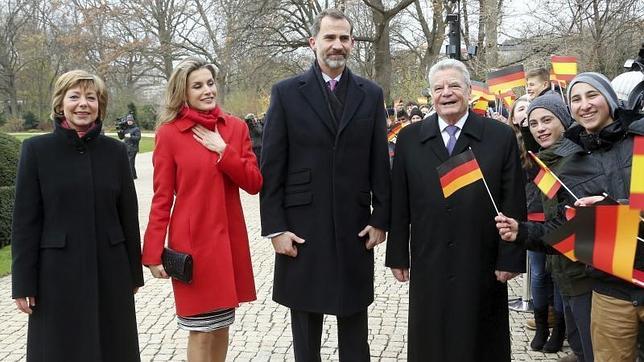 Doña Letizia sufre las bajas temperaturas de Berlín