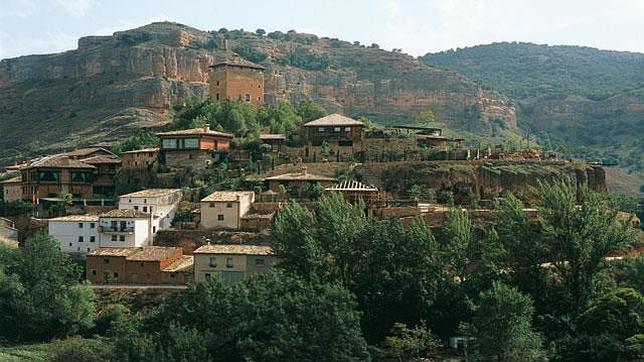 La Posada de Santa Quiteria se halla en la parte alta del pueblo de Somaén, junto al río Jalón