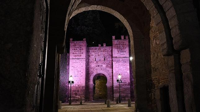 El Ayuntamiento estrena este miércoles la iluminación de la Puerta de Alcántara