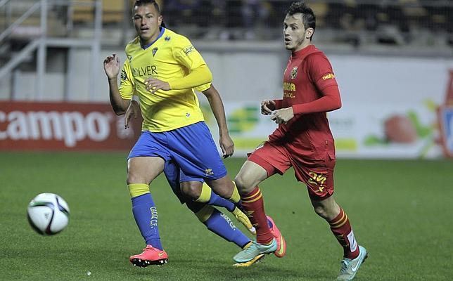 El Villarreal sufre para ganar en Cádiz