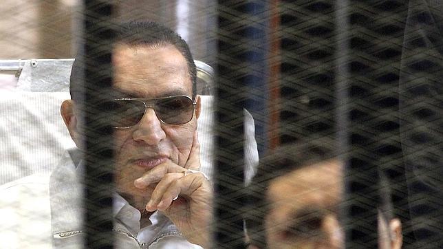 Mubarak, absuelto de la muerte de manifestantes durante las revueltas que le derrocaron