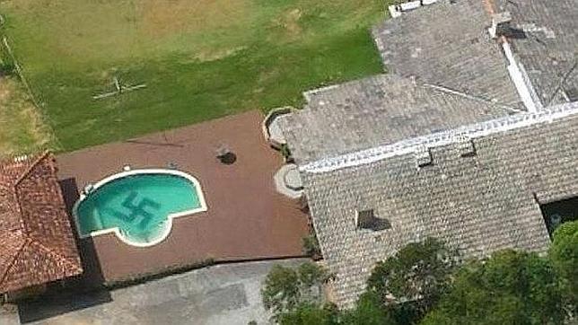 Encuentran una esvástica nazi gigante estampada en una piscina en Brasil