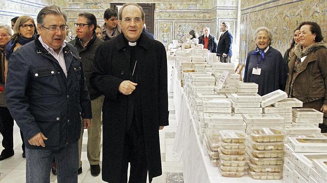 El alcalde y el arzobispo apoyan la exposición de dulces de convento