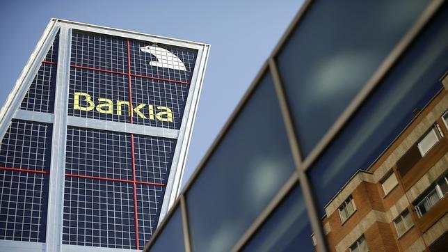 Empresas vendieron 14 millones en acciones de Bankia tras salir a Bolsa