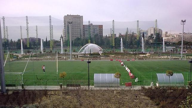 Un entrenador salva la vida a un joven que sufrió un infarto mientras jugaba al fútbol