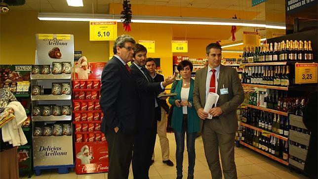 Tarno visita Mercadona, empresa que da empleo a 116 trabajadores en la localidad