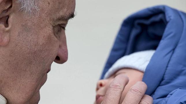 El Papa vuelve a preguntar a los obispos sobre la gratuidad de la nulidad matrimonial y el trato a los gays