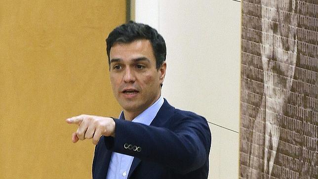 Pedro Sánchez importa a Galicia el modelo de asambleas abiertas