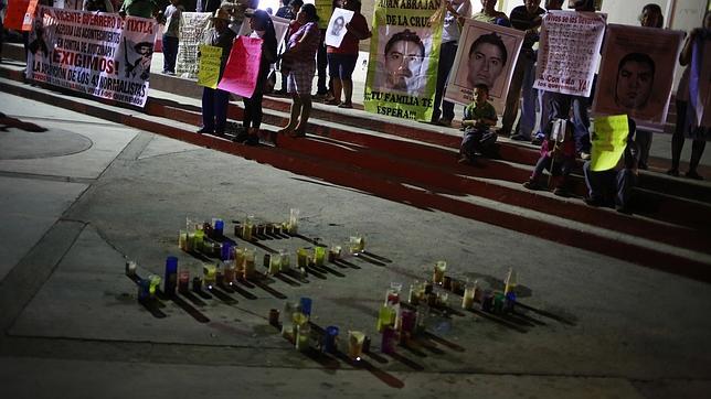 Acto en memoria de los 43 desaparecidos en Ayotzinapa