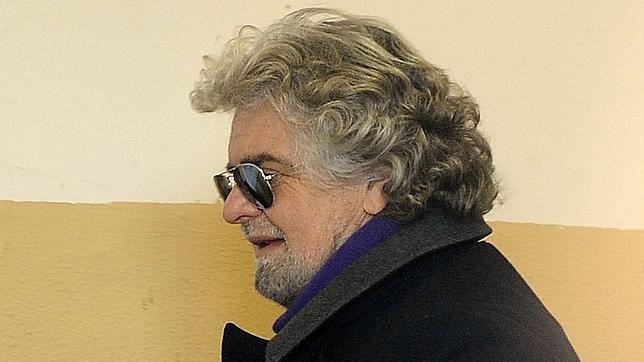 Beppe Grillo comienza la recogida de firmas para que Italia abandone el euro