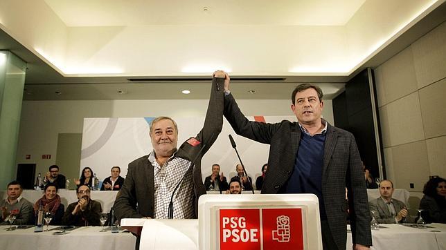 Julio Sacristán, junto a José Ramón Gómez Besteiro, este sábado en el congreso extraordinario