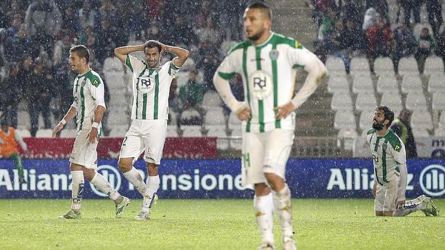 El Córdoba lleva 11 partidos sin ganar y tres sin marcar en El Arcángel