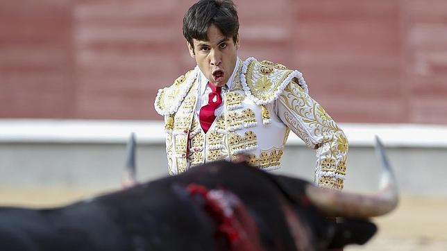 David Galán, frente al toro