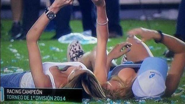 Un selfie de las hijas del presidente del club revoluciona a la hinchada de Racing